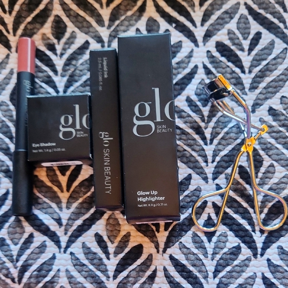 Glo Skin Beauty Makeup Collection with Eyelash Curler
